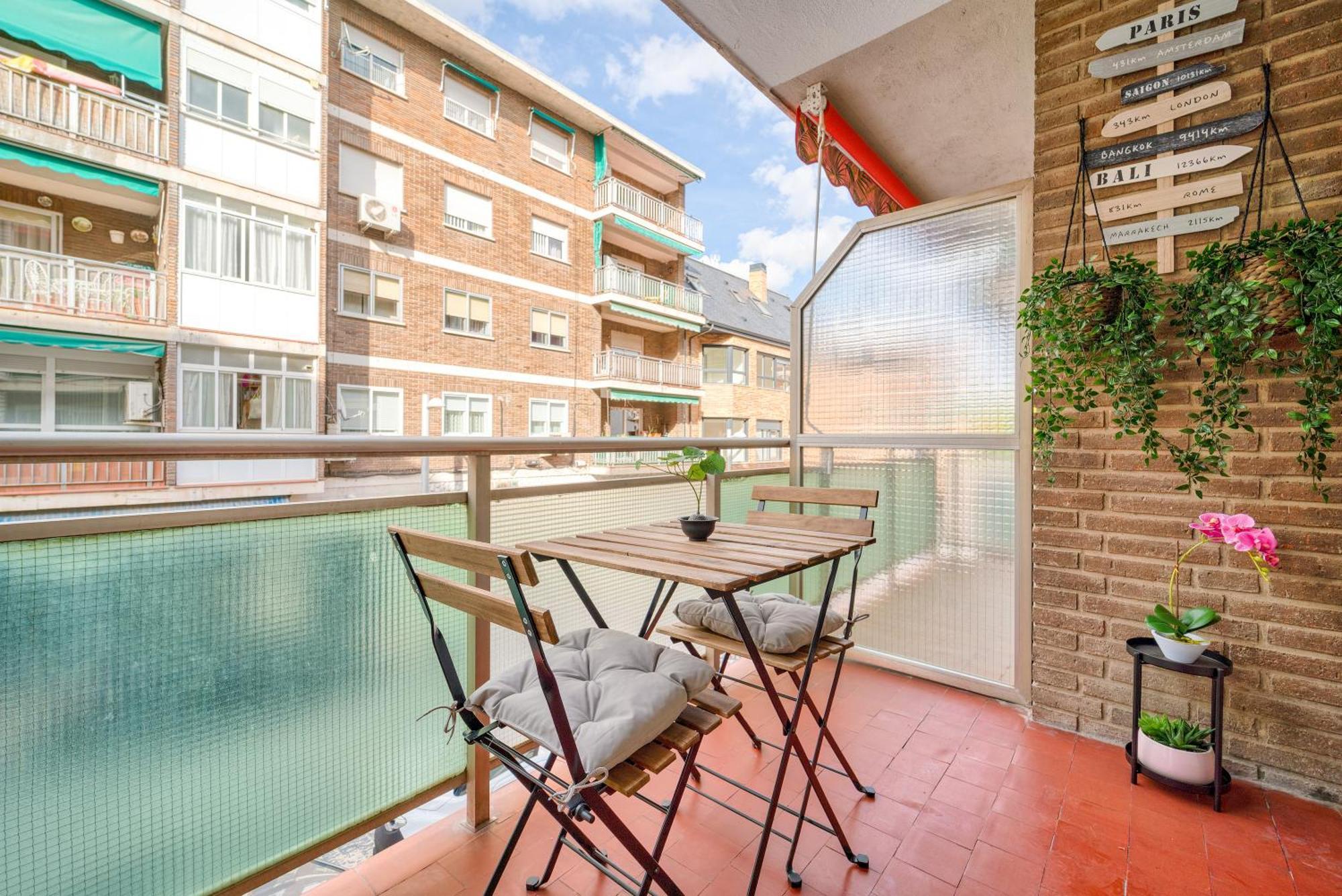 B Casacafe Madrid Pozuelo 2 Bano Fuera De La Habitacion O Compartido Pozuelo de Alarcón Exteriör bild
